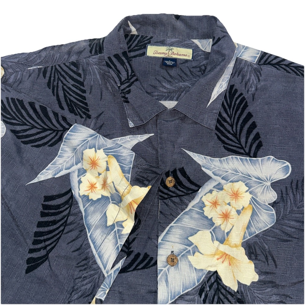 Tommy Bahama 100% Silk Short Sleeve Mens Large Floral Hawaiin Leafy Button Up
